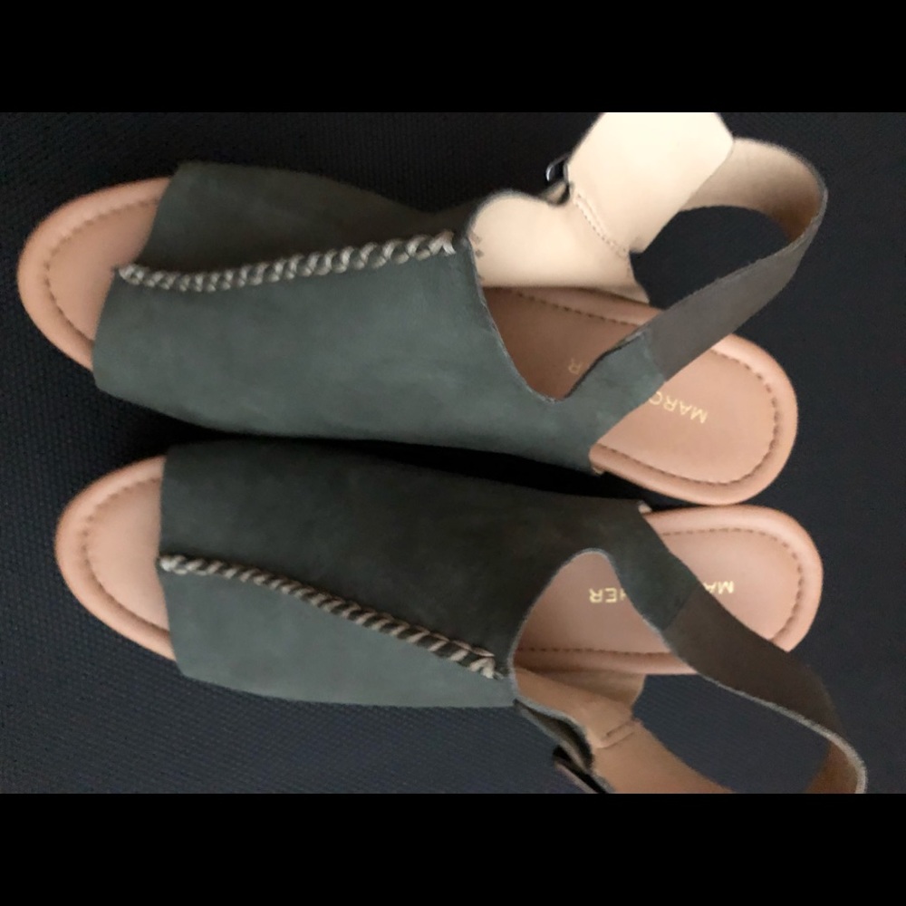 Marc Fisher wedged Olive Green